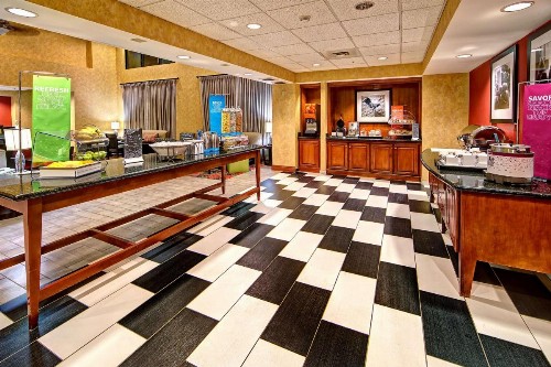 Hampton Inn Quincy - image 10