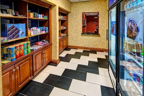 Hampton Inn Quincy - image 14