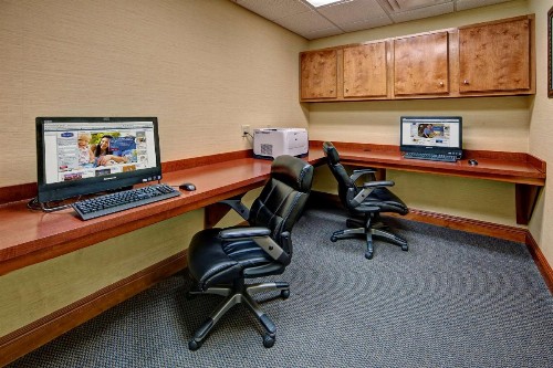 Hampton Inn Quincy - image 17