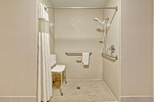 Hampton Inn Quincy - image 18