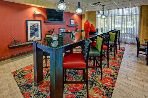 Hampton Inn Quincy - image 6
