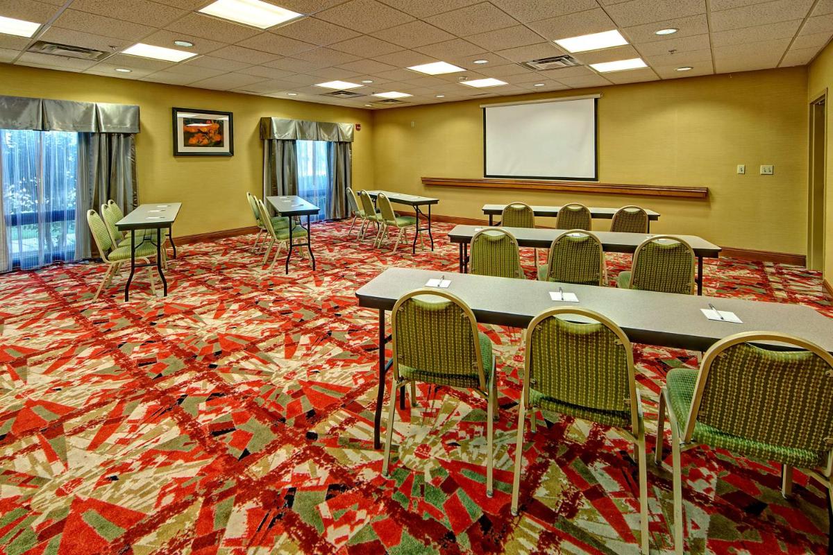Hampton Inn Quincy - image 7