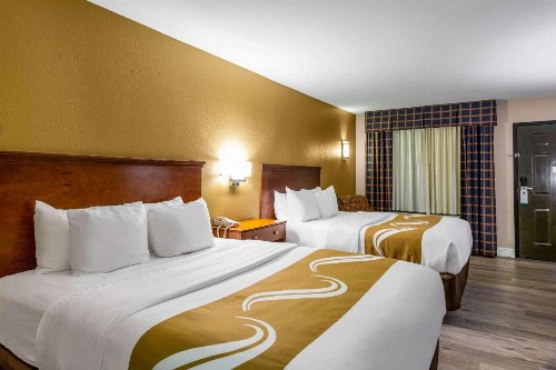 Quality Inn - image 27