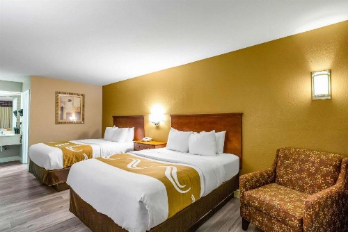Quality Inn - image 42