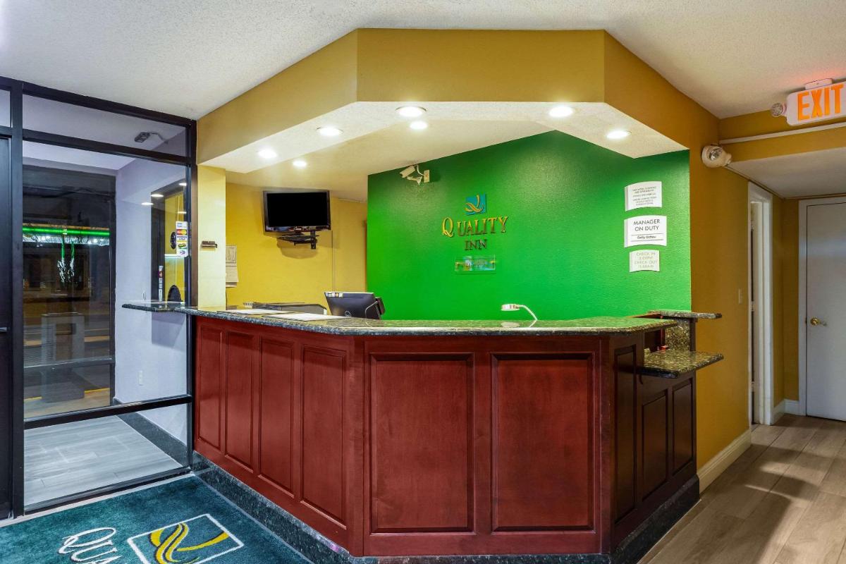 Quality Inn - image 7