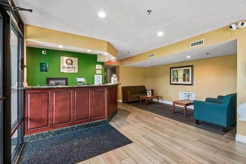 Quality Inn - image 9
