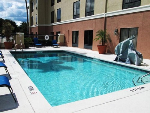 Holiday Inn Express & Suites Quincy I-10 an IHG Hotel - image 7