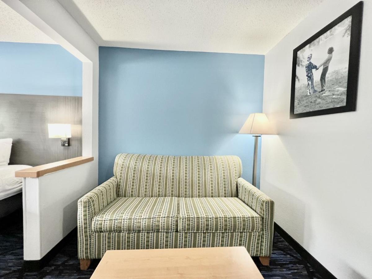 Comfort Inn Quincy - image 2