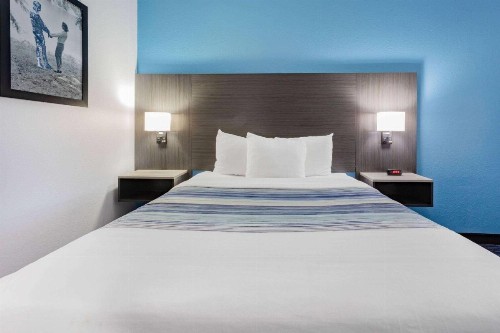 Comfort Inn Quincy - image 21