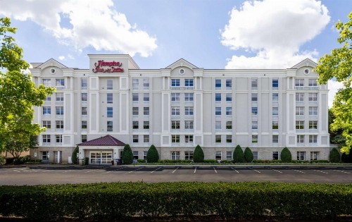 Hampton Inn & Suites Raleigh/Cary I-40 (PNC Arena) - image 1