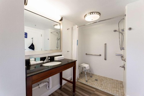 Hampton Inn & Suites Raleigh/Cary I-40 (PNC Arena) - image 33