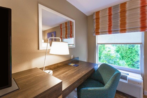 Hampton Inn & Suites Raleigh/Cary I-40 (PNC Arena) - image 39