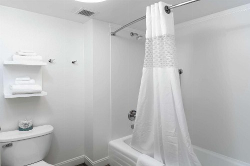 Hampton Inn & Suites Raleigh/Cary I-40 (PNC Arena) - image 47