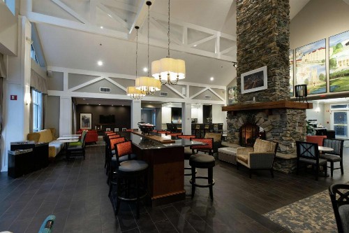 Hampton Inn & Suites Raleigh/Cary I-40 (PNC Arena) - image 9