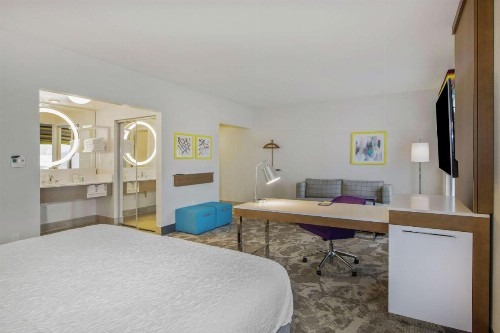 Hampton Inn & Suites Raleigh-Durham Airport-Brier Creek - image 11