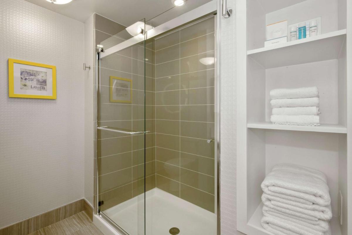 Hampton Inn & Suites Raleigh-Durham Airport-Brier Creek - image 5