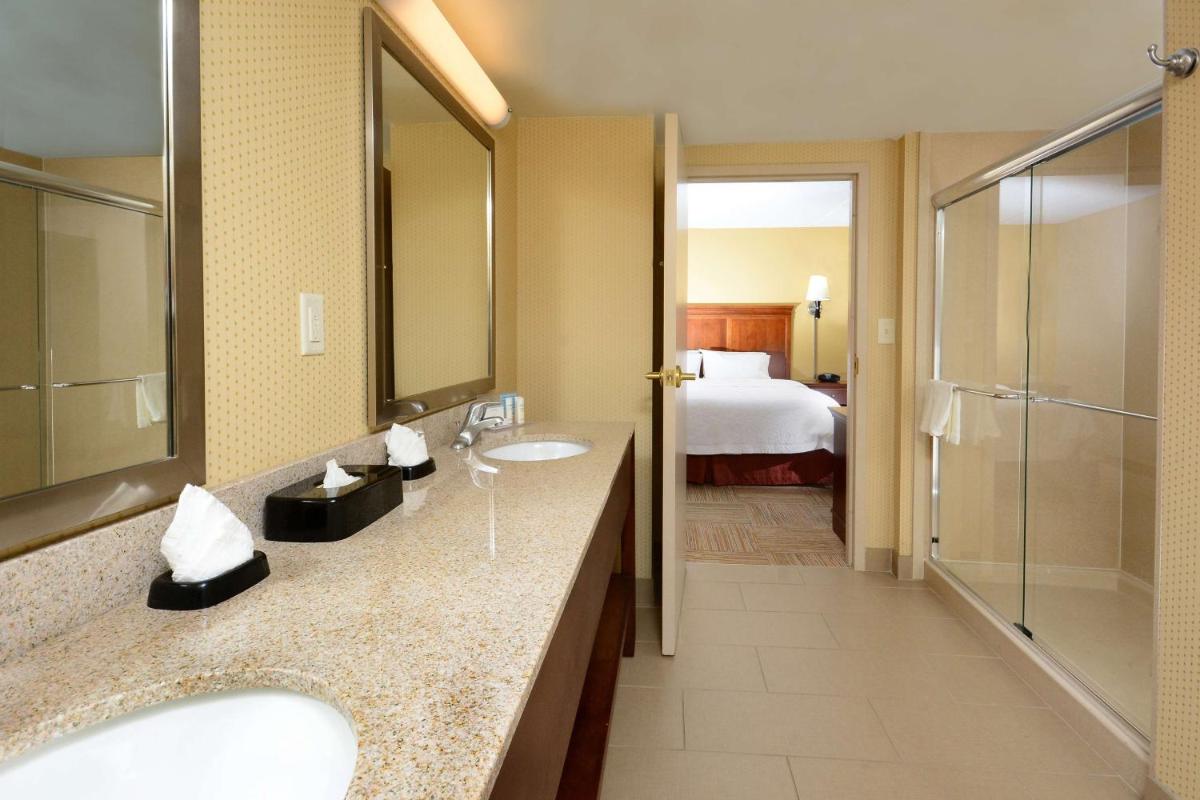 Hampton Inn Raleigh-Capital Boulevard North - image 5