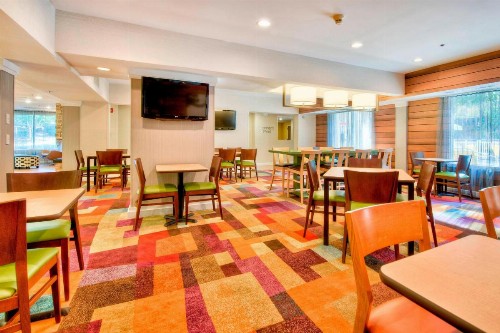 Fairfield Inn & Suites Raleigh Crabtree Valley - image 21