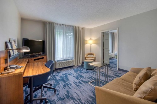 Fairfield Inn & Suites Raleigh Crabtree Valley - image 29