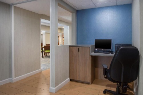 Fairfield Inn & Suites Raleigh Crabtree Valley - image 31