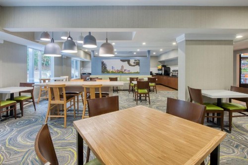Fairfield Inn & Suites Raleigh Crabtree Valley - image 35