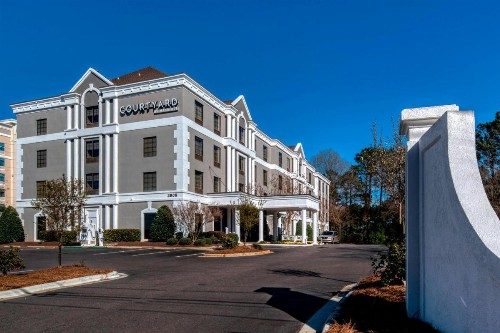 Courtyard Raleigh Crabtree Valley - image 7