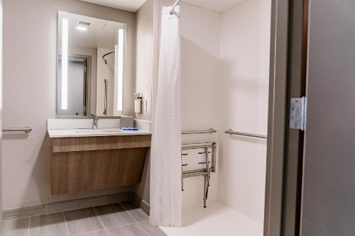Holiday Inn Express Hotel Raleigh Southwest an IHG Hotel - image 10