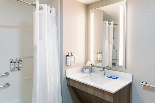 Holiday Inn Express Hotel Raleigh Southwest an IHG Hotel - image 26