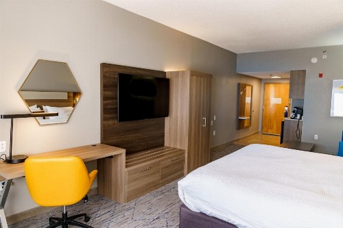Holiday Inn Express Hotel Raleigh Southwest an IHG Hotel - image 43
