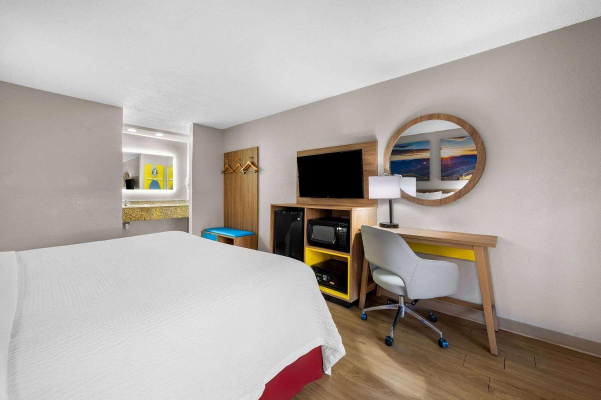 Days Inn by Wyndham Raleigh Midtown - main image