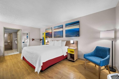 Days Inn by Wyndham Raleigh Midtown - image 12