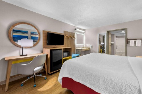 Days Inn by Wyndham Raleigh Midtown - image 16