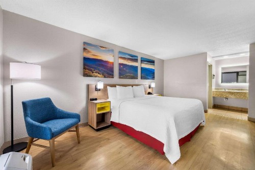 Days Inn by Wyndham Raleigh Midtown - image 25