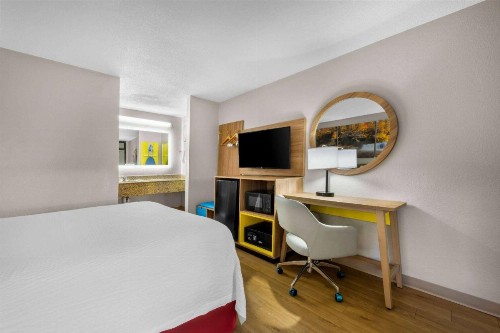 Days Inn by Wyndham Raleigh Midtown - image 28