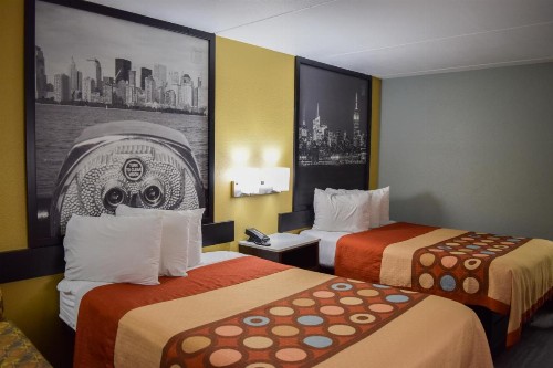 Super 8 Downtown Raleigh - image 13
