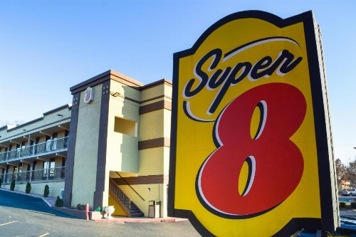Super 8 Downtown Raleigh - image 15
