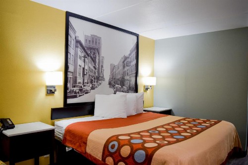 Super 8 Downtown Raleigh - image 31