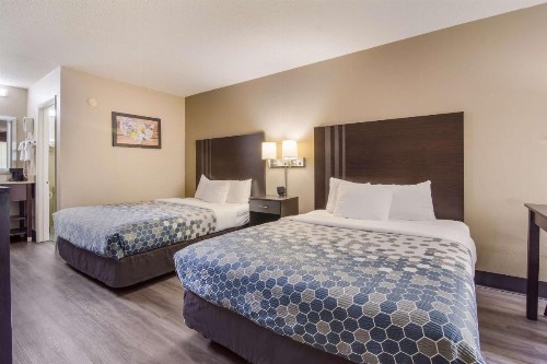 Econo Lodge South Garner - image 19