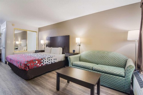 Econo Lodge South Garner - image 6