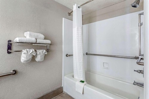 Clarion Pointe Raleigh Midtown - image 11