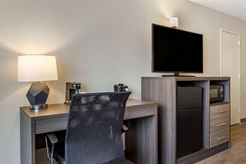 Clarion Pointe Raleigh Midtown - image 17