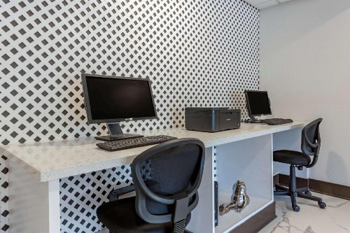 Clarion Pointe Raleigh Midtown - image 25