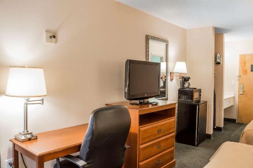 Quality Inn Raleigh near Walnut Creek Amphitheatre - image 19