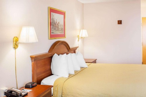 Quality Inn Raleigh near Walnut Creek Amphitheatre - image 20