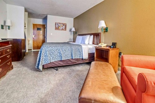 Quality Inn Raleigh near Walnut Creek Amphitheatre - image 28