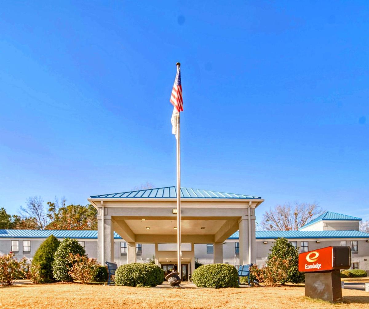 Quality Inn Raleigh near Walnut Creek Amphitheatre - image 3