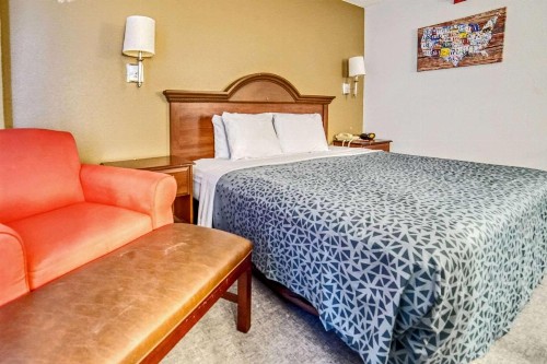 Quality Inn Raleigh near Walnut Creek Amphitheatre - image 33