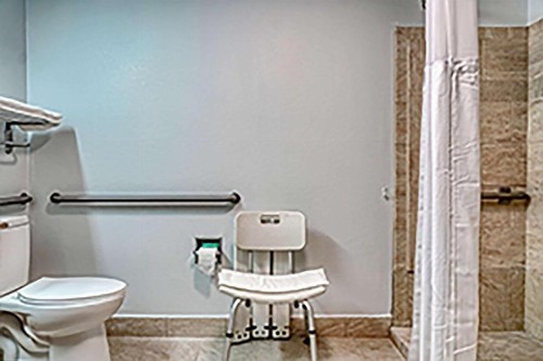 Quality Inn Raleigh near Walnut Creek Amphitheatre - image 41