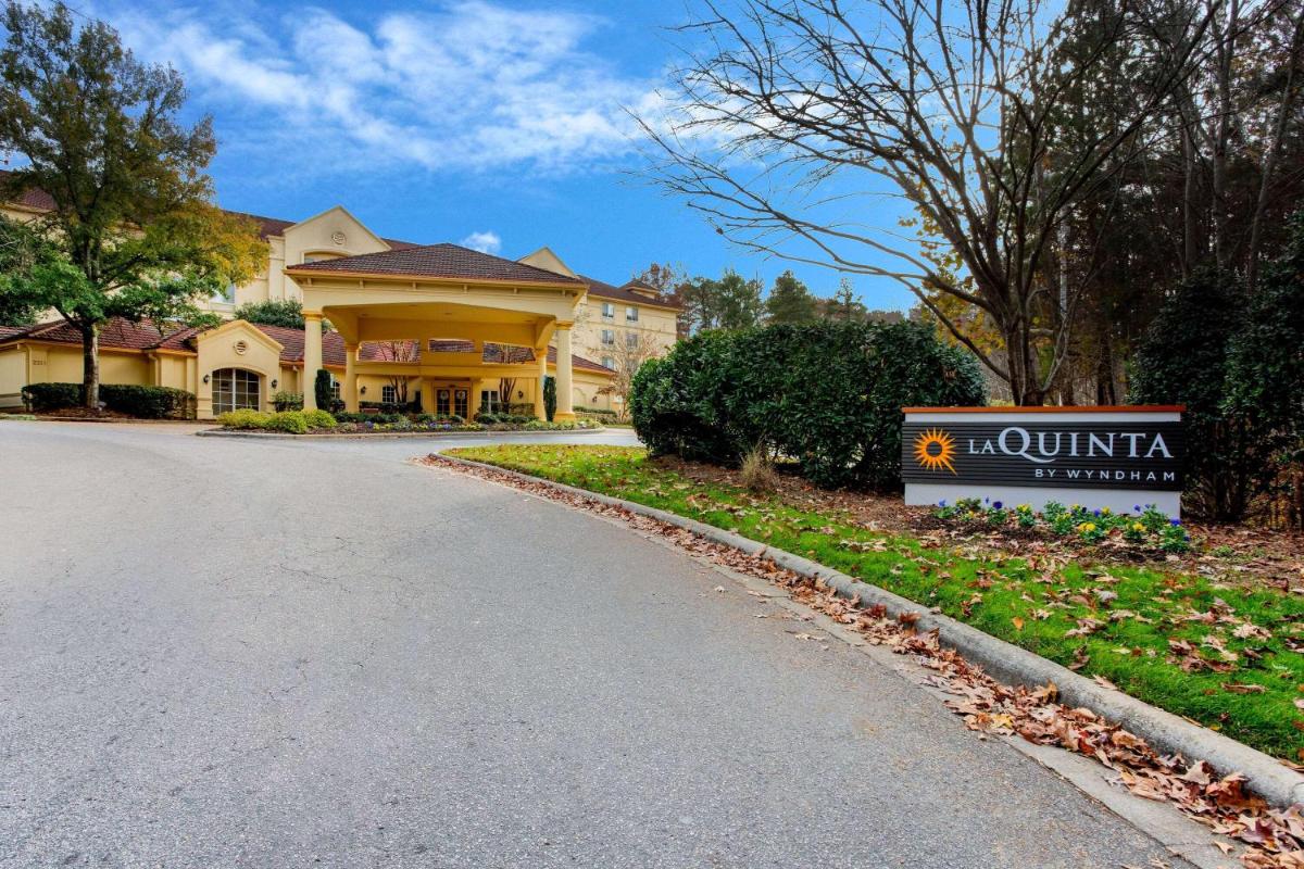 La Quinta by Wyndham Raleigh Crabtree - main image