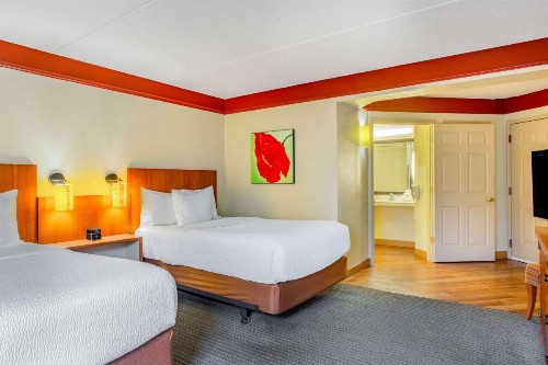 La Quinta by Wyndham Raleigh Crabtree - image 12